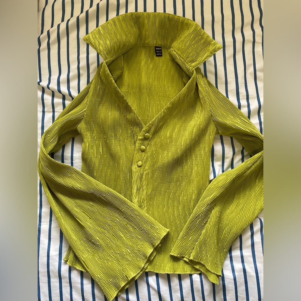 Shein Icon Flounce Sleeve Lettuce Trim Shirt
